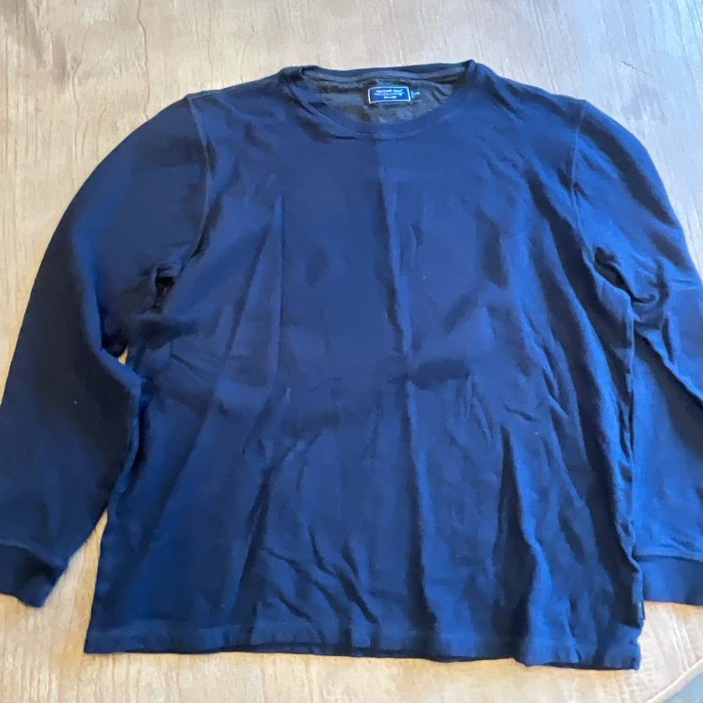 Vineyard Vines Top - Size XXL